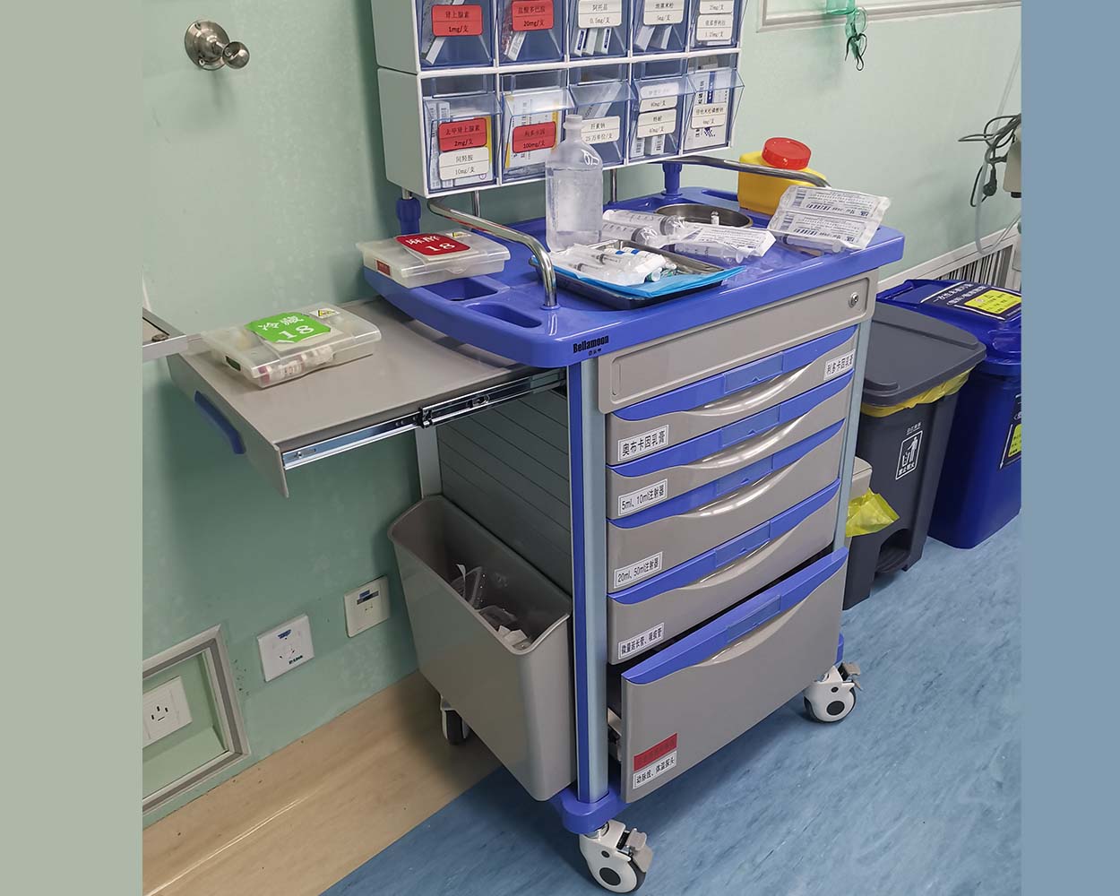 Проект оборудования для медсестер в больнице Чжуншань